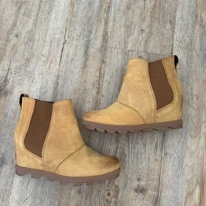 Sorel Joan of Artic Tan Heeled Boots